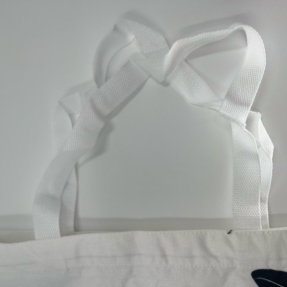 The Cute Timeless Cat Lightweight Tote Bag, Polyester/Linen - Picture 9 of 10